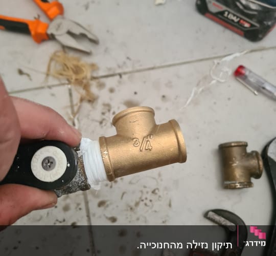 חלקי צנרת, מפתח צינורות, פלייר, סרט טפלון